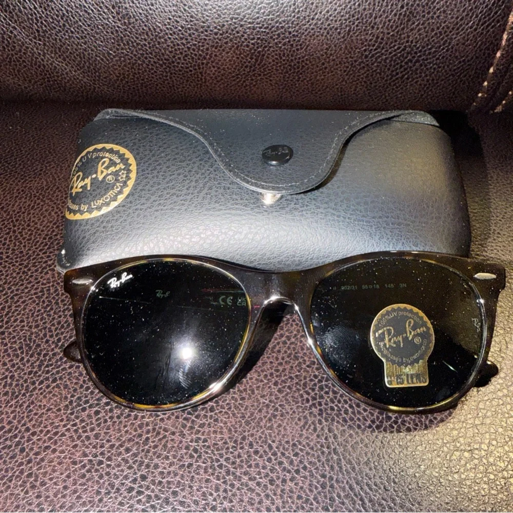 Ray-Ban RB2185 Sunglasses 902/31 Tortoise Frame Black Lens 55 [] 18    145 3N - Picture 3 of 8